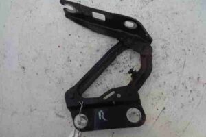 Изображение товара 18160 - 00018160 petlya kapota pravaya Ford Escort