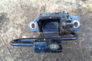 Изображение товара 18388 - 00018388 petlya dveri zadnyaya Toyota Carina E 1