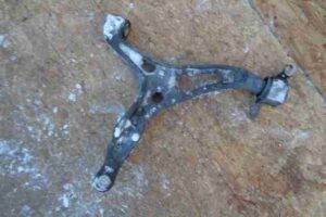 Изображение товара 18516 - 00018516 rychag perednij levyj nizhnij Ford Transit Connect 2