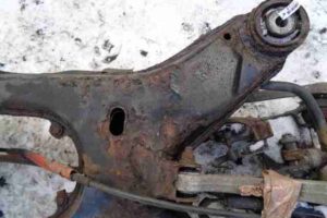 Изображение товара 18948 - 00018948 balka zadnyaya Toyota Carina E 3