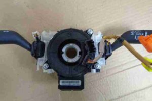 Изображение товара 19063 - 00019063 pereklyuchatel podrulevoj (strekoza) Citroen Berlingo 2