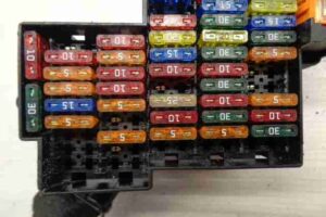 Изображение товара 19181 - 00019181 blok predokhranitelej Toyota Corolla Matrix 2