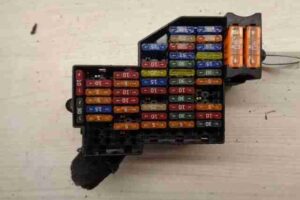 Изображение товара 19181 - 00019181 blok predokhranitelej Toyota Corolla Matrix