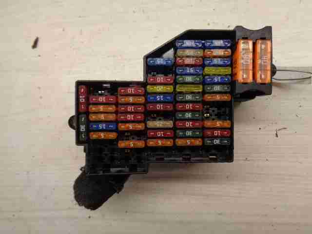 Изображение товара 19181 - 00019181 blok predokhranitelej Toyota Corolla Matrix