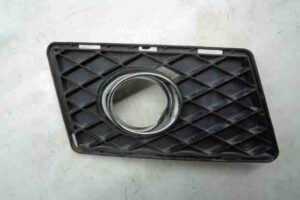 Изображение товара 19483 - 00019483 zaglushka (reshetka) v bamper Ford Transit 1
