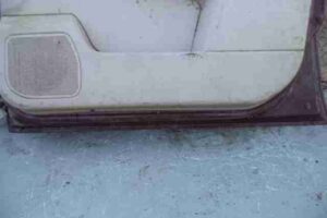 Изображение товара 20646 - 00020646 dver perednyaya pravaya Pontiac Vibe 2