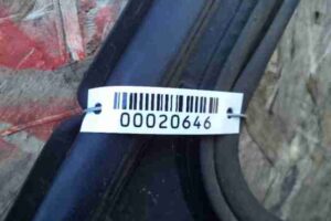 Изображение товара 20646 - 00020646 dver perednyaya pravaya Pontiac Vibe 3