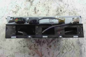 Изображение товара 21351 - 00021351 blok upravleniya priema signala magnitoly 3