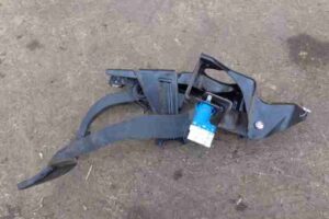 Изображение товара 22175 - 00022175 pedalnyj uzel Volvo 440 2