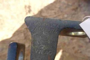 Изображение товара 22878 - 00022878 petlya dveri perednyaya 3