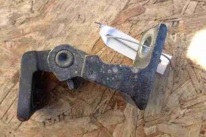 Изображение товара 23438 - 00023438 petlya dveri perednyaya 