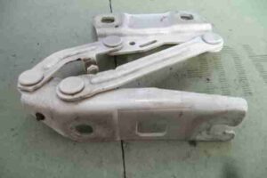 Изображение товара 24168 - 00024168 petlya kapota Ford Escort 2