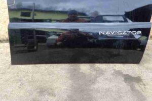 Изображение товара 24338 - 00024338 dver perednyaya pravaya Chrysler Sebring 1
