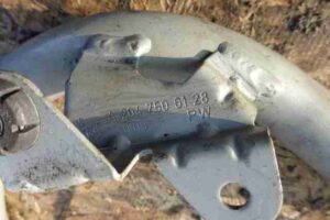 Изображение товара 24722 - 00024722 petlya kryshki bagazhnika Honda Ridgeline 2