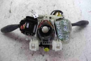 Изображение товара 25685 - 00025685 pereklyuchatel podrulevoj (strekoza) Isuzu Rodeo 3