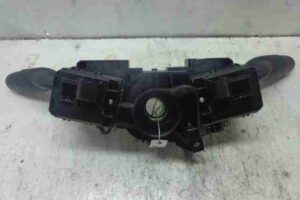 Изображение товара 26916 - 00026916 pereklyuchatel podrulevoj (strekoza) Renault Sandero 3