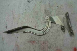 Изображение товара 26985 - 00026985 petlya kapota pravaya Renault Sandero 2