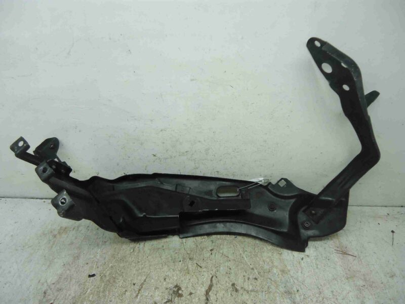 Изображение товара 27268 - 00027268 kreplenie fary levoj Ford Scorpio