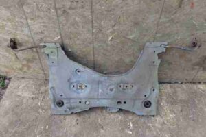 Изображение товара 28132 - 00028132 balka perednyaya Mitsubishi Carisma 2