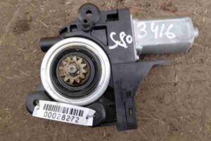 Изображение товара 28272 - 00028272 motorchik steklopodemnika Volvo 440 2