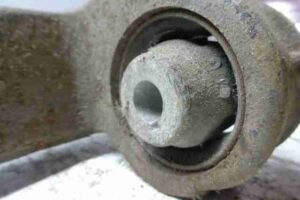 Изображение товара 28924 - 00028924 rychag perednij pravyj nizhnij Toyota Corolla 2