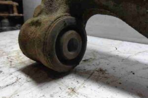 Изображение товара 28924 - 00028924 rychag perednij pravyj nizhnij Toyota Corolla 3