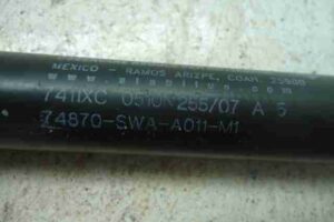 Изображение товара 29629 - 00029629 amortizator kryshki bagazhnika Renault Sandero 2