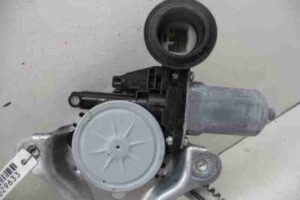 Изображение товара 29633 - 00029633 steklopodemnik perednij pravyj Renault Laguna 1