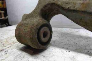 Изображение товара 30135 - 00030135 rychag perednij pravyj nizhnij Toyota Corolla 1