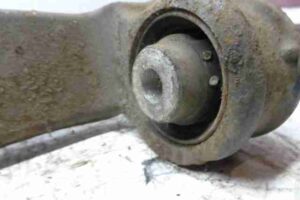 Изображение товара 30135 - 00030135 rychag perednij pravyj nizhnij Toyota Corolla 2