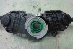 Изображение товара 30304 - 00030304 pereklyuchatel podrulevoj (strekoza) Renault Sandero 2