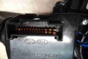 Изображение товара 30505 - 00030505 pereklyuchatel podrulevoj (strekoza) Audi TT 3