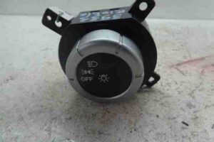 Изображение товара 30805 - 00030805 pereklyuchatel sveta Renault Logan