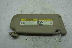 Изображение товара 31241 - 00031241 kozyrek solntsezaschitnyj Audi TT 2