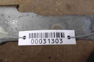 Изображение товара 31303 - 00031303 petlya kryshki bagazhnika Volvo 440 1