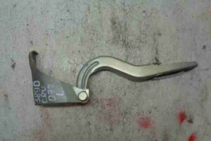 Изображение товара 31766 - 00031766 petlya kapota levaya Renault Sandero