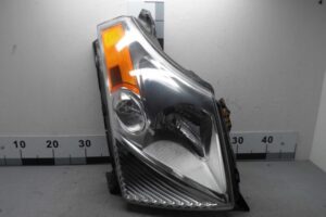 Изображение товара 32252 - 00032252 fara pravaya Pontiac Vibe 1