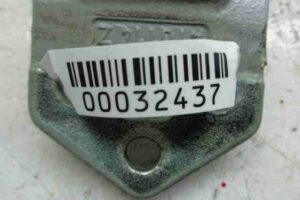 Изображение товара 32437 - 00032437 petlya dveri zadnyaya Toyota 4Runner 2