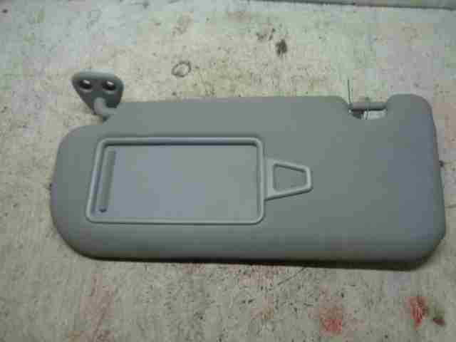 Изображение товара 32981 - 00032981 kozyrek solntsezaschitnyj Mercedes CLA