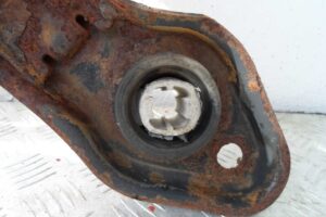 Изображение товара 33130 - 00033130 balka zadnyaya Volvo 440 1