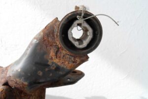 Изображение товара 33130 - 00033130 balka zadnyaya Volvo 440 2