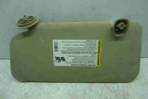 Изображение товара 33239 - 00033239 kozyrek solntsezaschitnyj Pontiac Vibe 2