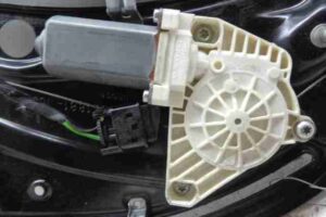 Изображение товара 34917 - 00034917 steklopodemnik zadnij levyj Ford Maverick 1