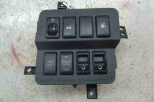 Изображение товара 35565 - 00035565 knopka salona Lexus LS