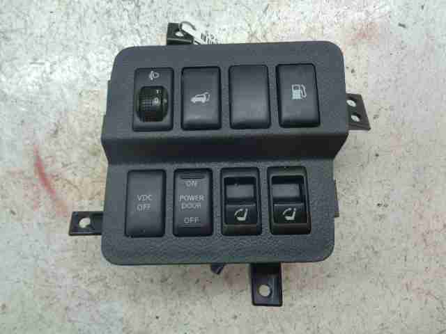 Изображение товара 35565 - 00035565 knopka salona Lexus LS