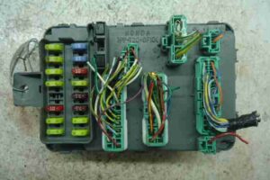 Изображение товара 35579 - 00035579 blok predokhranitelej Volkswagen Amarok