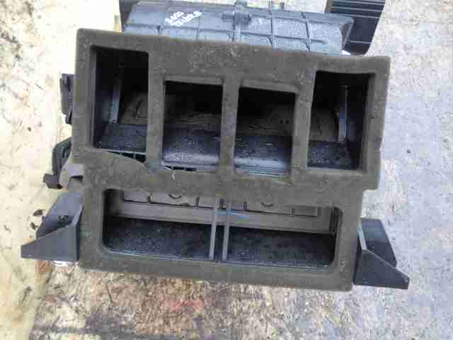 Изображение товара 36818 - 00036818 korpus vozdushnogo filtra Peugeot 306 1