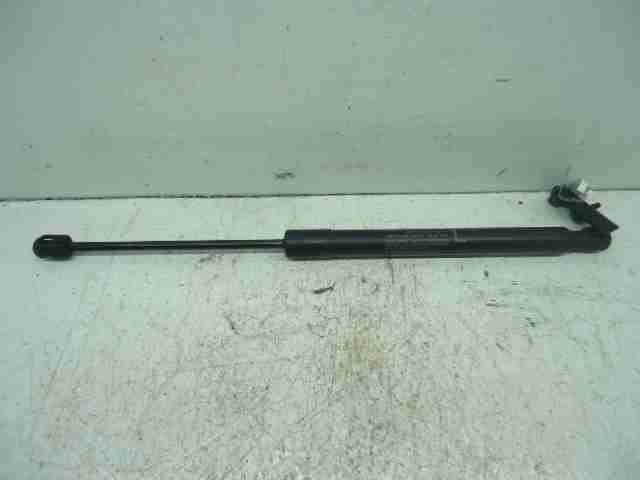 Изображение товара 37126 - 00037126 amortizator kryshki bagazhnika Toyota Hiace