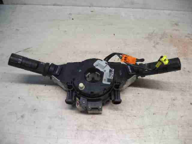 Изображение товара 37632 - 00037632 pereklyuchatel podrulevoj (strekoza) Renault Sandero