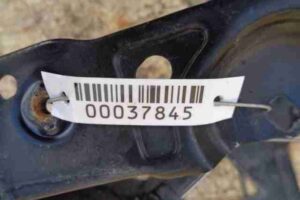 Изображение товара 37845 - 00037845 kreplenie fary pravoj Ford Ka 3